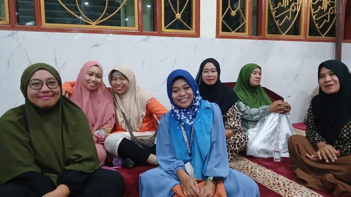 TABLIGH AKBAR - Jemaah Masjid Baitul Khoir GPI mengikuti tabligh akbar dan zikir bersama Ustaz Das’ad Latif yang digelar di Masjid Raya Ahmad Yani, Jalan WR Supratman, Kelurahan Lawangirung, Kecamatan Wenang, Kota Manado, Sulawesi Utara, Minggu (31/5/2026) malam. Kegiatan ini mengusung tema merawat kesatuan, meneguhkan toleransi, menguatkan semangat kebangsaan dalam bingkai Pancasila.
