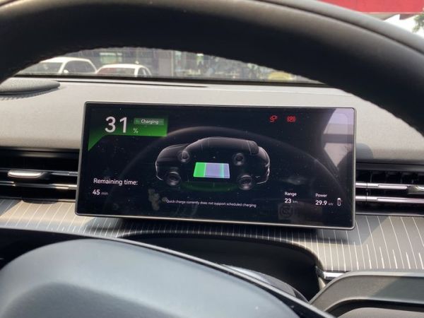 Daya masuk Lepas L8 sampai 29,9 kW, sangat cepat.