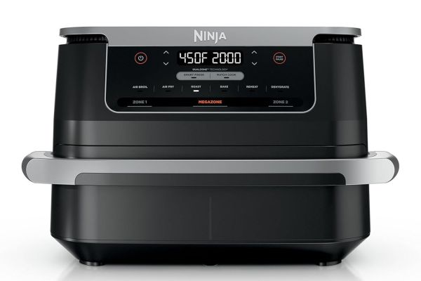 Ninja Foodi double zone air fryer digital display with controls and two cooking compartments Credit: Amazon
