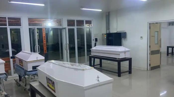 Lima peti jenazah yang merupakan korban ledakan bom biak