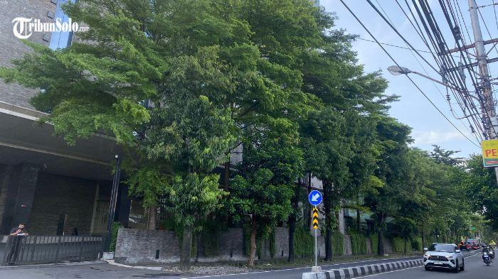 OKUPANSI - Suasana di Jalan Slamet Riyadi, Jajar, Solo, sekitar Hotel Alila, beberapa waktu lalu. Tingkat okupansi hotel di Solo melonjak hingga 85 persen selama libur panjang akhir pekan pada 29 Mei hingga 1 Juni 2026. A
