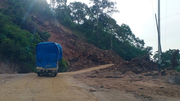 Jalan di kawasan Tangsaran Kecamatan Putri Betung, Kabupaten Gayo Lues2