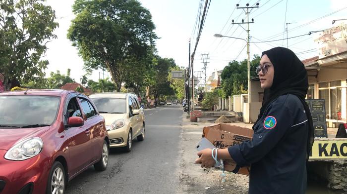 Potret mahasiswa Banggai menggalang dana di Kota Gorontalo