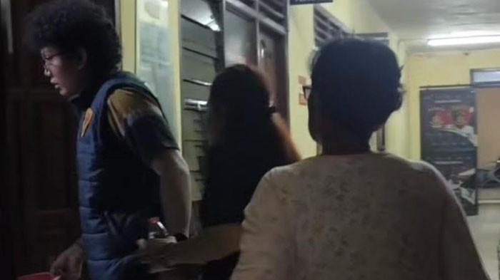ART BOGOR TEWAS: Polisi amankan pelaku penganiayaan terhadap ART di Perumahan Kota Wisata, Desa Limusnunggal, Kecamatan Cileungsi, Kabupaten Bogor.