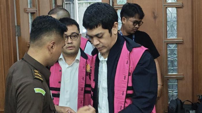 ANAK RIZA CHALID - Sidang dugaan korupsi tata kelola minyak mentah dan produk kilang pada PT Pertamina periode 2018-2023 di Pengadilan Tindak Pidana Korupsi Jakarta Pusat, Senin (23/2/2026) petang. Jaksa nilai pembelaan anak Riza Chalid, Kerry Adrianto Riza mencampuradukan surat dakwaan dengan informasi di luar sidang.