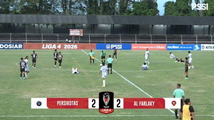 PERSIKOTAS FC VS AL FARLAKY FC - Momen akhir laga perdana pada babak penyisihan grup Liga 4 Piala Presiden 2026 antara Persikotas FC melawan Al Farlaky FC yang berakhir imbang 2-2 di Stadion Abu Bakrin, Kota Magelang, Jawa Tengah, Sabtu (30/5/2026). (Foto: Tangkap layar PSSI TV)