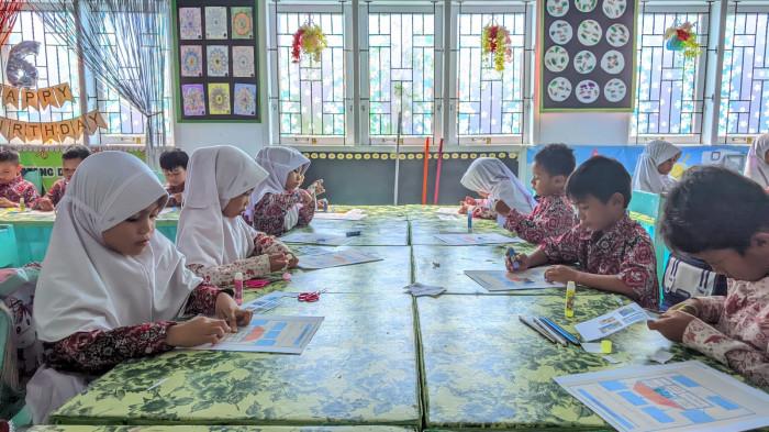 ASESMEN KENAIKAN -- Suasana asesmen atau ulangan kenaikan kelas di SDN No. 38 Hulondalangi, Kota Gorontalo, Senin (2/6/2026).