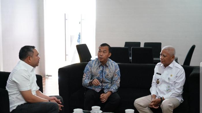 Bupati dan menteri Walhaji