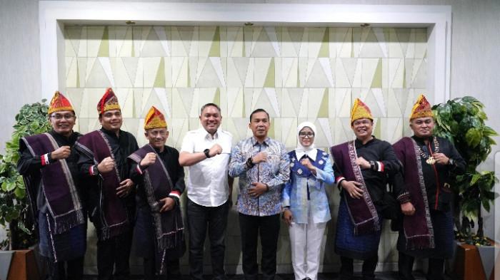 Menteri disambut dengan budaya Pakpak