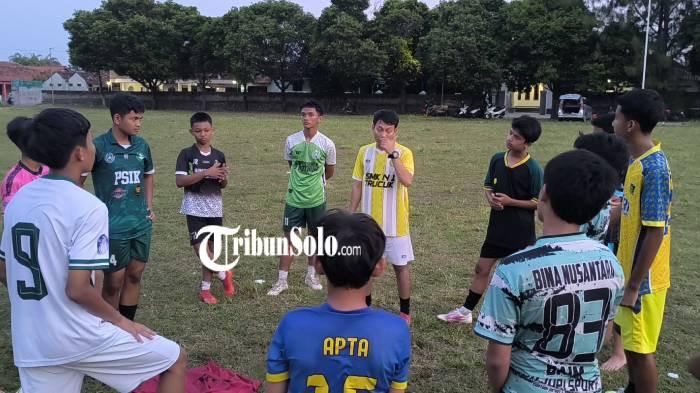 ILUSTRASI. SSB di Klaten pada Selasa (2/6/2026). Euforia Piala Dunia 2026 sudah terasa, pelatih lokal mulai menunjukkan tim andalannya.