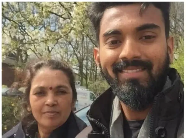 KL Rahul Mother