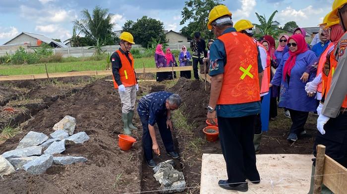 Peletakan batu pertama pembangunan Sekolah Luar Biasa (SLB) YPAC di Jalan Kelompok, Jerambah Gantung, Kota Pangkalpinang, Rabu (3/6/2026).