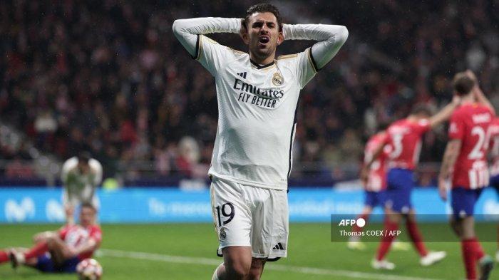 Gelandang Real Madrid Spanyol #19 Dani Ceballos bereaksi terhadap hilangnya peluang mencetak gol selama pertandingan sepak bola Copa del Rey (Piala Raja) Spanyol antara Club Atletico de Madrid dan Real Madrid CF di stadion Metropolitano di Madrid pada 18 Januari 2024.