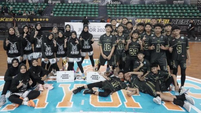 Babak final turnamen basket bergengsi tingkat SD dan SMP se-Soloraya, Liga Solo 2026, yang berlangsung di Sritex Arena pada Minggu (31/5/2026) kemarin, menjadi saksi kedigdayaan SMP ABBS Surakarta. Tim basket putri maupun putra SMP ABBS berhasil mengawinkan gelar juara pertama.