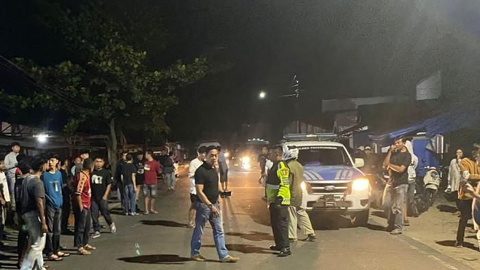 KECELAKAAN LALU LINTAS - Petugas Satlantas Polres Payakumbuh saat berada di TKP kecelakaan, Jalan Imam Bonjol, Kelurahan Padang Data Tanah Mati, Kecamatan Payakumbuh Barat, Kota Payakumbuh, Sumatera Barat, Selasa (2/6/2026). Kanit Gakkum Polres Payakumbuh, AIPTU Hardiman sebut kecelakaan dipicu kendaraan Beat berbelok secara mendadak.