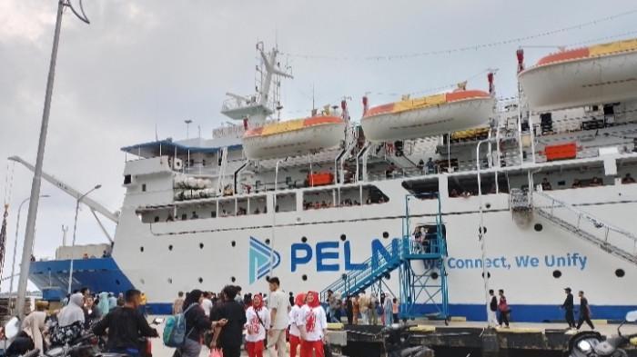 JADWAL KAPAL PELNI - Kapal Pelni di Pelabuhan Tarempa Anambas. Cek jadwal kapal Pelni KM Egon Voyage 12.2026 yang akan melakukan pelayaran hingga 4-15 Juni 2026.