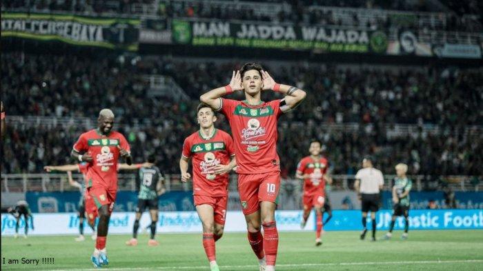 Selebrasi pemain Persebaya Surabaya Bruno Moreira   di Liga 1.