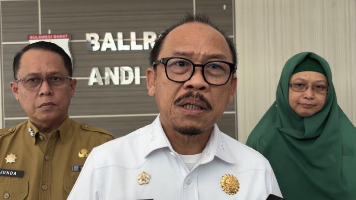 PENGANGGURAN - Gubernur Sulbar, Suhardi Duka, saat ditemui di Kantor Gubernur Sulbar, Selasa (2/6/2026).
