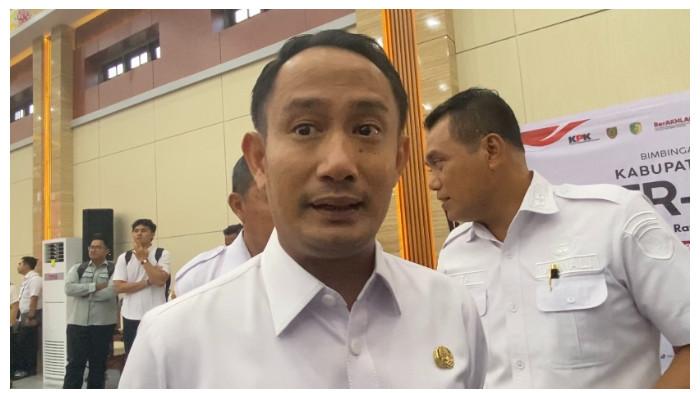 MENANGGAPI - Walikota Palangka Raya, Fairid Naparin memberikan tanggapan terkait meninggalnya Warga Binaan di Lapas Kelas IIA Palangka Raya, Rabu (3/6/2026).