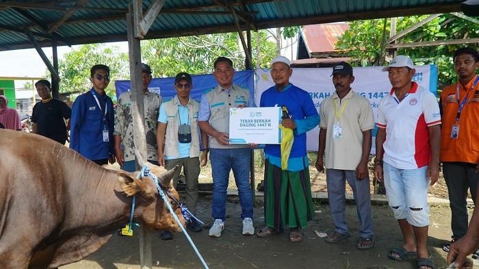 Penyerahan Tebar Berkah Daging PLN 1