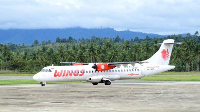 WINGS AIR : Pesawat Wings Air di Bandara Djalaluddin Gorontalo, Jumat (21/3/2025). 50 penumpang dari Manado tiba di Gorontalo menggunakan Wings Air.