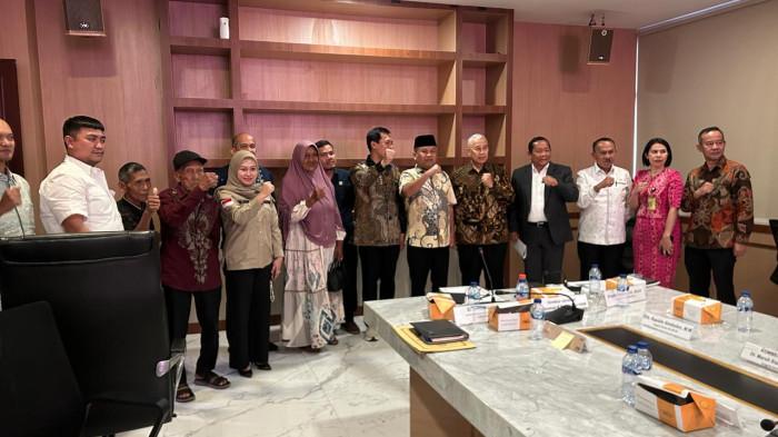 perusahaan dan akan diproses melalui mekanisme reforma agraria.