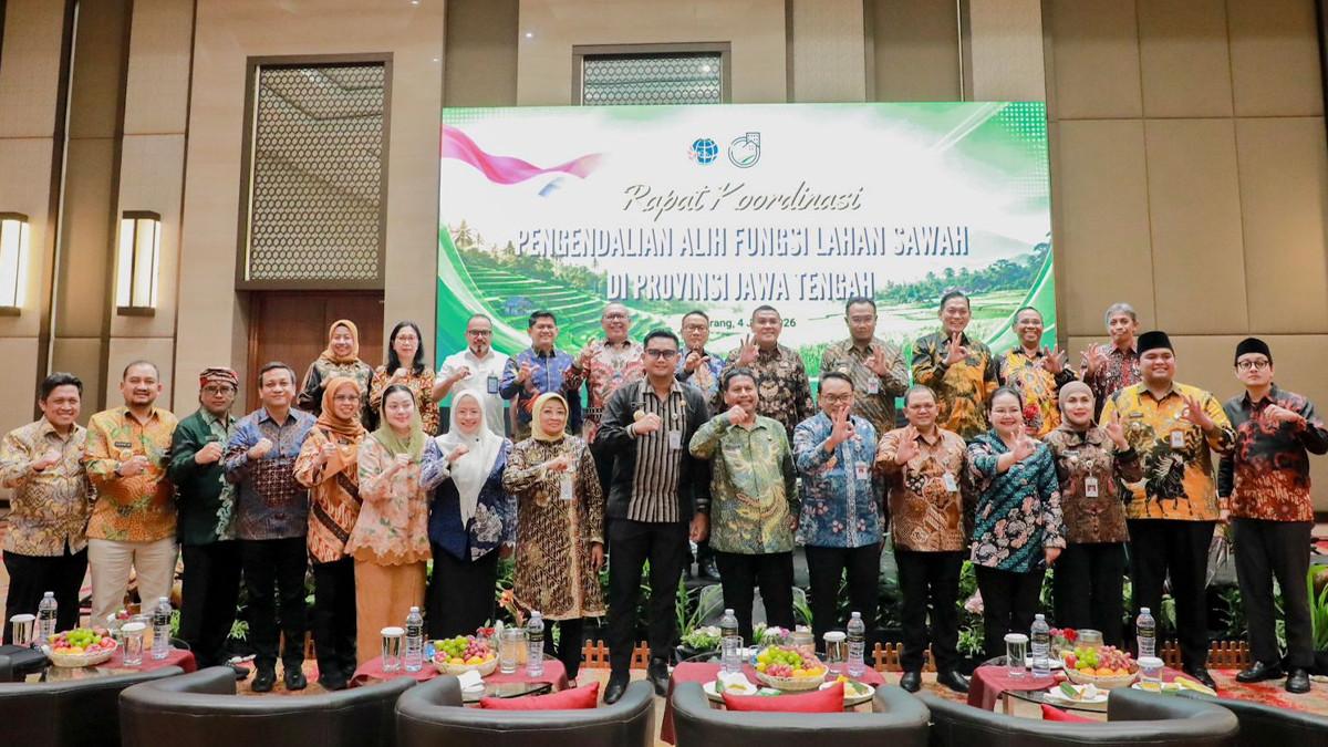 PEMBANGUNAN DAERAH JATENG - Bupati Klaten Hamenang bersama para kepala daerah se-Jawa Tengah dalam Rapat Koordinasi Pengendalian Alih Fungsi Lahan Sawah di Provinsi Jawa Tengah di Gumaya Tower Hotel, Semarang, Kamis (4/6/2026).