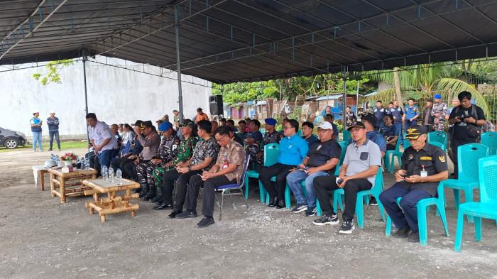 PELABUHAN TAHUN - Bupati Kabupaten Kepulauan Sangihe, Michael Thungari, menghadiri kegiatan pemancangan tiang pertama rehabilitasi fasilitas Pelabuhan Tahuna yang digelar di Pelabuhan Tahuna/ Jumat (5/6/2026).
