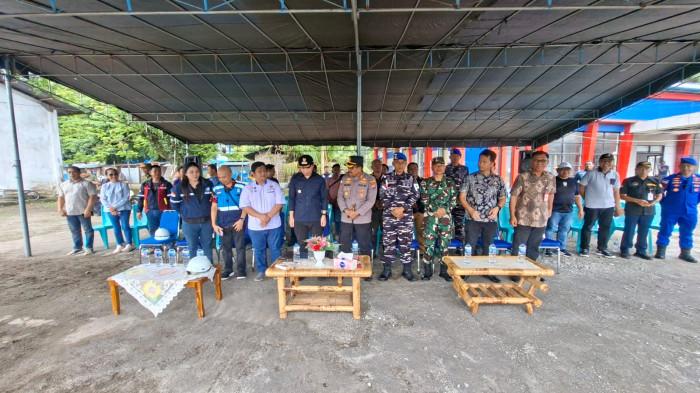 PELABUHAN TAHUN - Bupati Kabupaten Kepulauan Sangihe, Michael Thungari, menghadiri kegiatan pemancangan tiang pertama rehabilitasi fasilitas Pelabuhan Tahuna yang digelar di Pelabuhan Tahuna/ Jumat (5/6/2026).