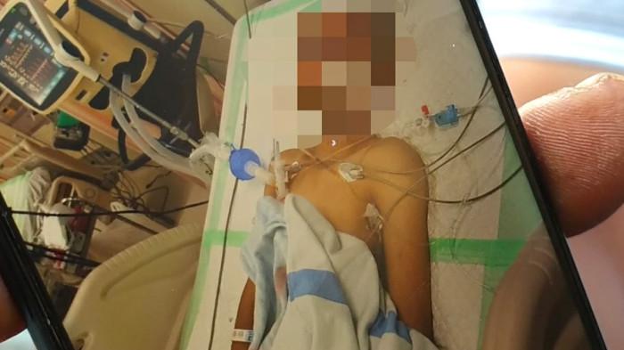 KORBAN PENGEROYOKAN - Remaja berinisial TJK (19) saat dirawat di RSUD dr Soetomo, Surabaya, Jawa Timur.  Korban meninggal dunia setelah 5 hari koma akibat dikeroyok teman-temannya di kawasan Jalan Manukan Mukti, Surabaya pada Minggu (31/5/2026).