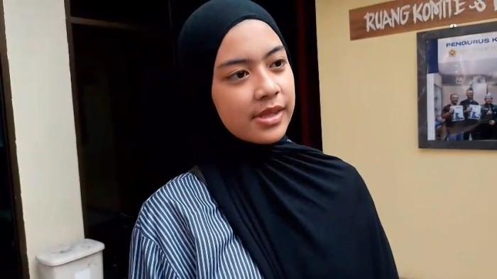 Bunga Kecewa ke Sekolah Maung