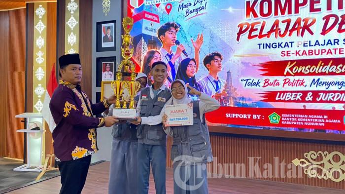 05062026 juara Debat Pelajar Demokrasi 02