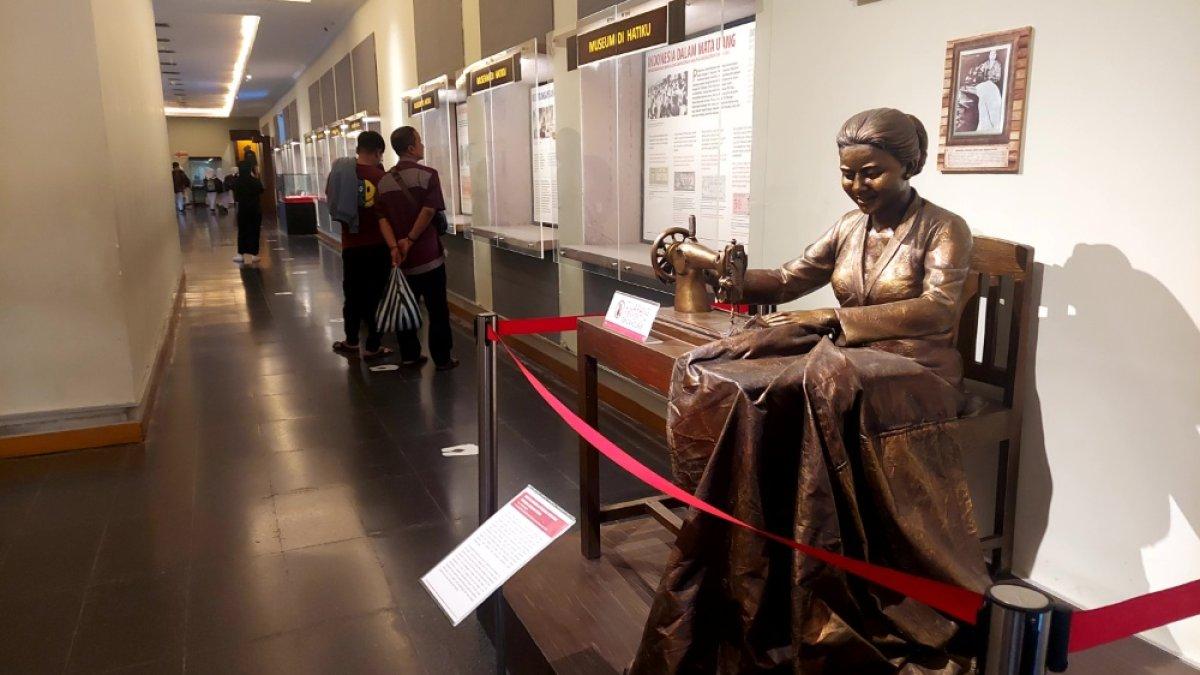 Wisatawan di Museum Benteng Vredeburg, satu tempat wisata hits di Jogja buat liburan sekolah.