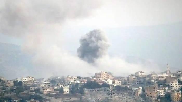 SERANGAN - Asap mengepul dari serangan udara Israel di wilayah Lebanon Selatan beberapa waktu lalu. Pesawat-pesawat tempur Israel melakukan serangkaian serangan udara di seluruh Lebanon selatan. Hal ini berdampak pada negosiasi Iran dan AS.