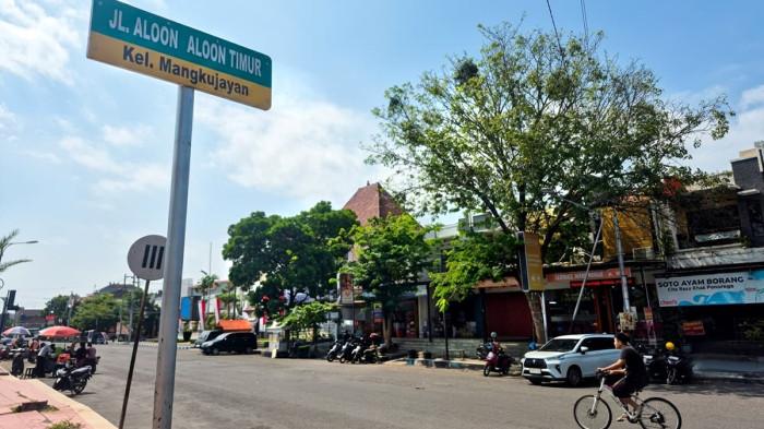 KANTONG PARKIR - Jalan Alun-Alun Timur, Kelurahan Mangkujayan, Kecamatan/Kabupaten Ponorogo, Jawa Timur yang menjadi salah satu kantong parkir resmi pada gelaran Grebeg Suro 2026 Ponorogo. Dinas Perhubungan (Dishub) Ponorogo menyiapkan sejumlah kantong parkir selama event Grebeg Suro yang berada di sekitar Alun-alun Ponorogo.