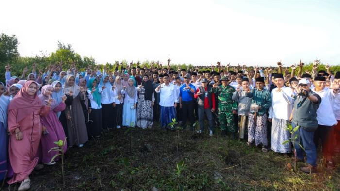 2 Wakil Gubernur Jawa Tengah, Taj Yasin Maimoen bersama ratusan santri pondok pesantren