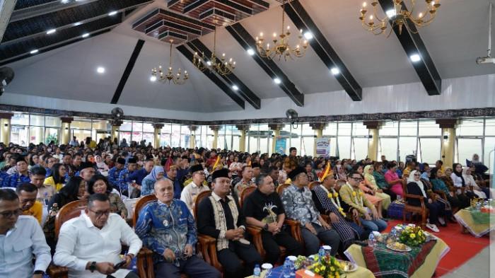 Menteri Kependudukan dan Pembangunan Keluarga/Kepala BKKBN RI, Dr. H. Wihaji, S.Ag., M.Pd., Anggota Komisi II DPR RI Ahmad Doli Kurnia Tandjung, didampingi Bupati Franc Bernhard Tumanggor, melakukan kunjungan kerja ke Kabupaten Dairi, Sumatera Utara, Kamis (4/6/2026).