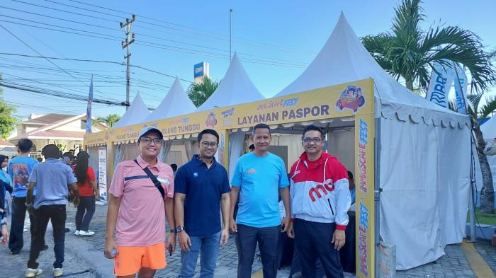 Pemimpin Cabang BRI Gorontalo Komang Wahyu WP ffff88