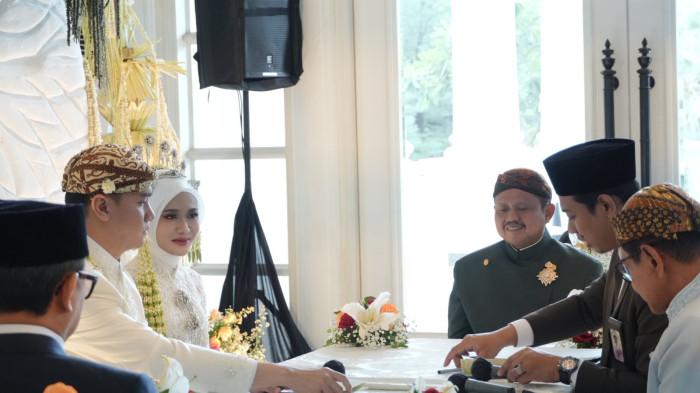MENIKAH - Wakil Bupati Sumedang, Muhammad Fajar Aldila dan gadis pujaannya, Astria Dita Oktavia. akhirnya sah menjadi pasangan suami istri. Akad nikah mereka berlangsung di The Tribrata Hotel & Convention Center Darmawangsa, Jakarta Selatan, Sabtu (6/6/2026) siang.