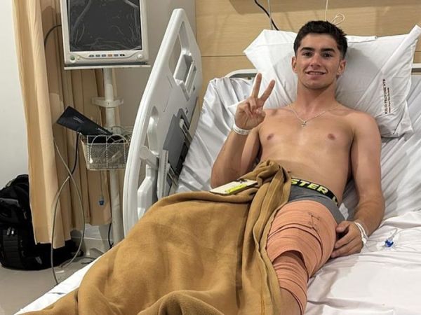 Pembalap Moto3, David Munoz, setelah menjalani operasi paha yang dialami ketika balapan Moto3 Indonesia musim 2025.