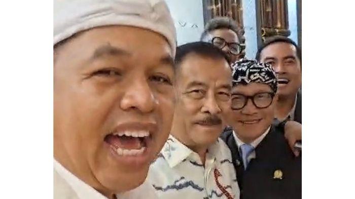 PERTEMUAN DI DPRD - Gubernur Jawa Barat Dedi Mulyadi bertemu dengan Manajer Persib Bandung Umuh Muchtar di Gedung DPRD Jawa Barat, Selasa (3/6/2026).