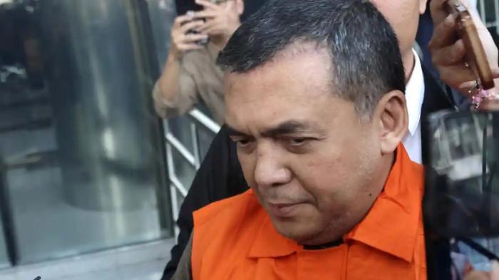 DITAHAN KPK - Wakil Menteri Imigrasi dan Pemasyarakatan (Imipas) Silmy Karim mengenakan rompi tahanan seusai menjalani pemeriksaan di Gedung Merah Putih KPK, Jakarta, Kamis (4/6/2026). Silmy Karim ditahan terkait dugaan kasus pemerasan pengurusan izin tinggal Warga Negara Asing (WNA) di Indonesia.