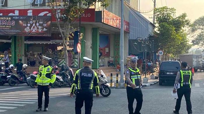OPERASI PATUH SEMERU 2025 - Pelaksanaan Operasi Patuh Semeru 2025 yang digelar di Kabupaten Bojonegoro, Jawa Timur. 14 hingga 24 Juli 2025. Satlantas Polres Bojonegoro menindak 8.710 pelanggar lalu lintas selama Operasi Patuh Semeru yang digelar pada 14-24 Juli 2025.