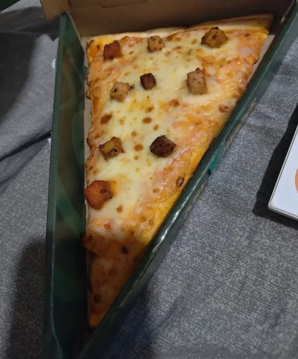 Rencana Makan Pizza Gourmet, Pelanggan Ini Malah Dapat Pizza Zonk!