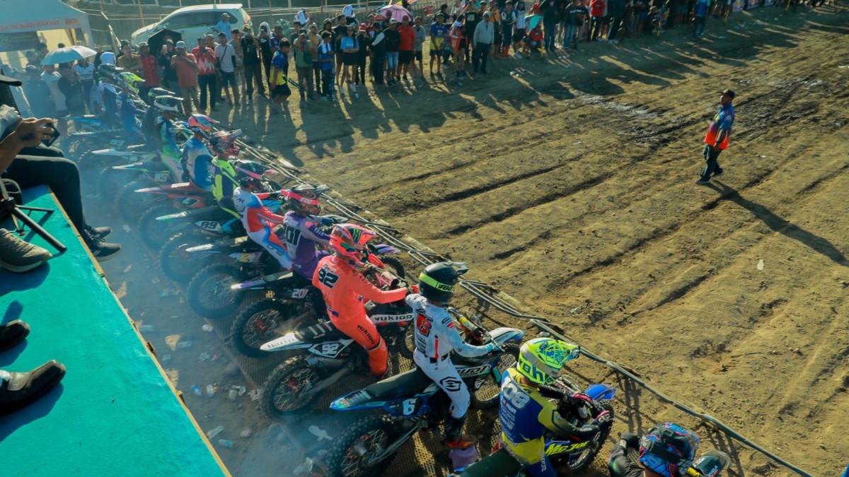 SIRKUIT DI KLATEN - Grasstrack & Motocross Championship 2026 putaran kedua di Sirkuit Rizqy Motorsport, Kecamatan Manisrenggo, Kabupaten Klaten, Minggu (7/6/2026).