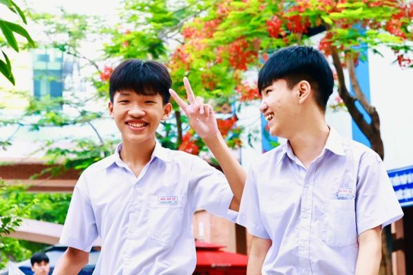 Đồng Nai công bố điểm thi và điểm chuẩn tuyển sinh lớp 10 - Ảnh 1.