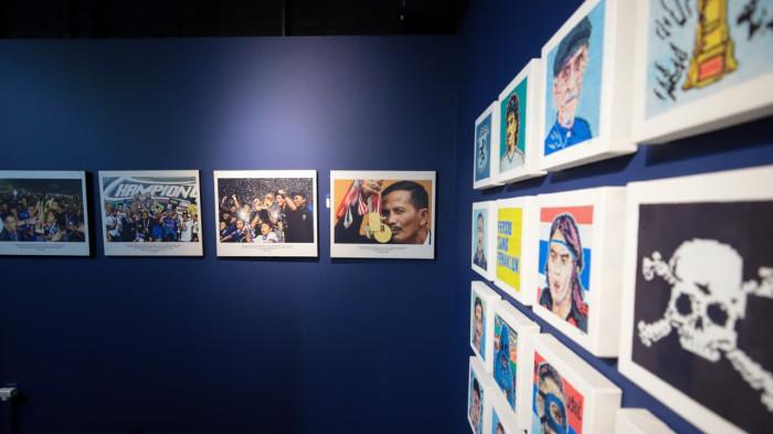 GALERI FOTO - Grey Art Gallery berkolaborasi dengan Persib Bandung menghadirkan pameran seni bertajuk Kultura Persibdi Jalan Braga No. 47, Kota Bandung.