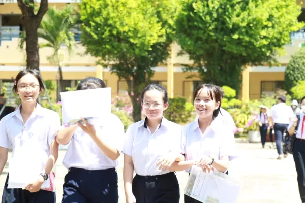 lớp 10 - Ảnh 1.