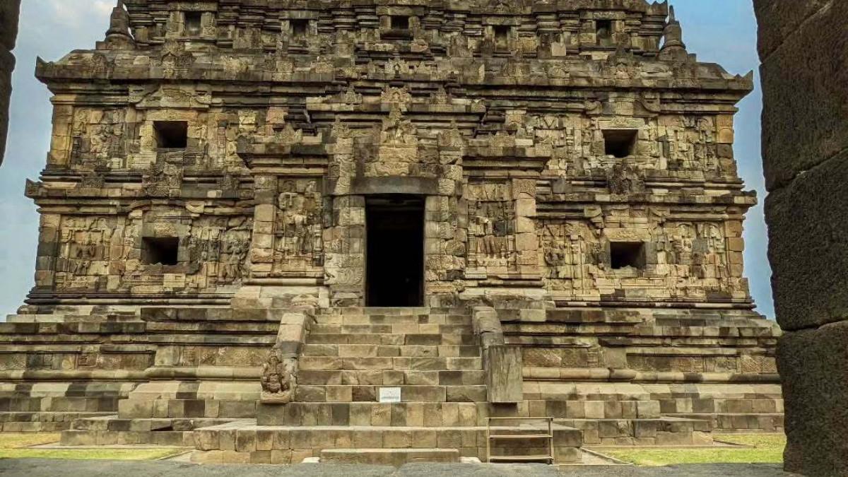 WISATA KLATEN - Panorama Candi Plaosan Klaten.