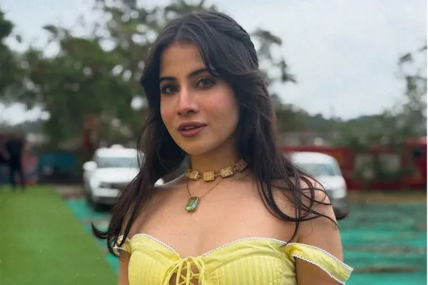 Uorfi जावेदला जाणवले की तिला कधीही लिप फिलरची गरज भासली नाही